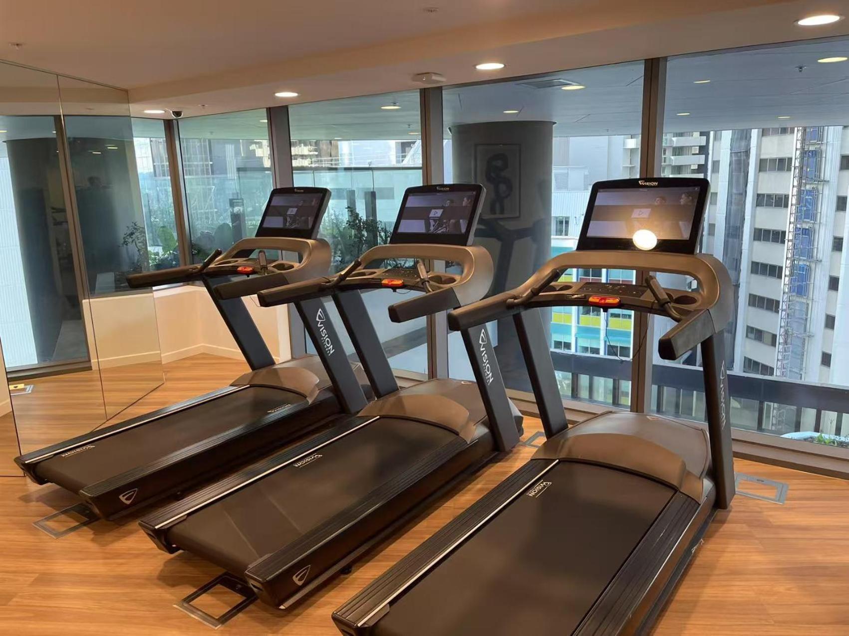 Luxury 50th Floor 2br At Queens Wharf With Parking