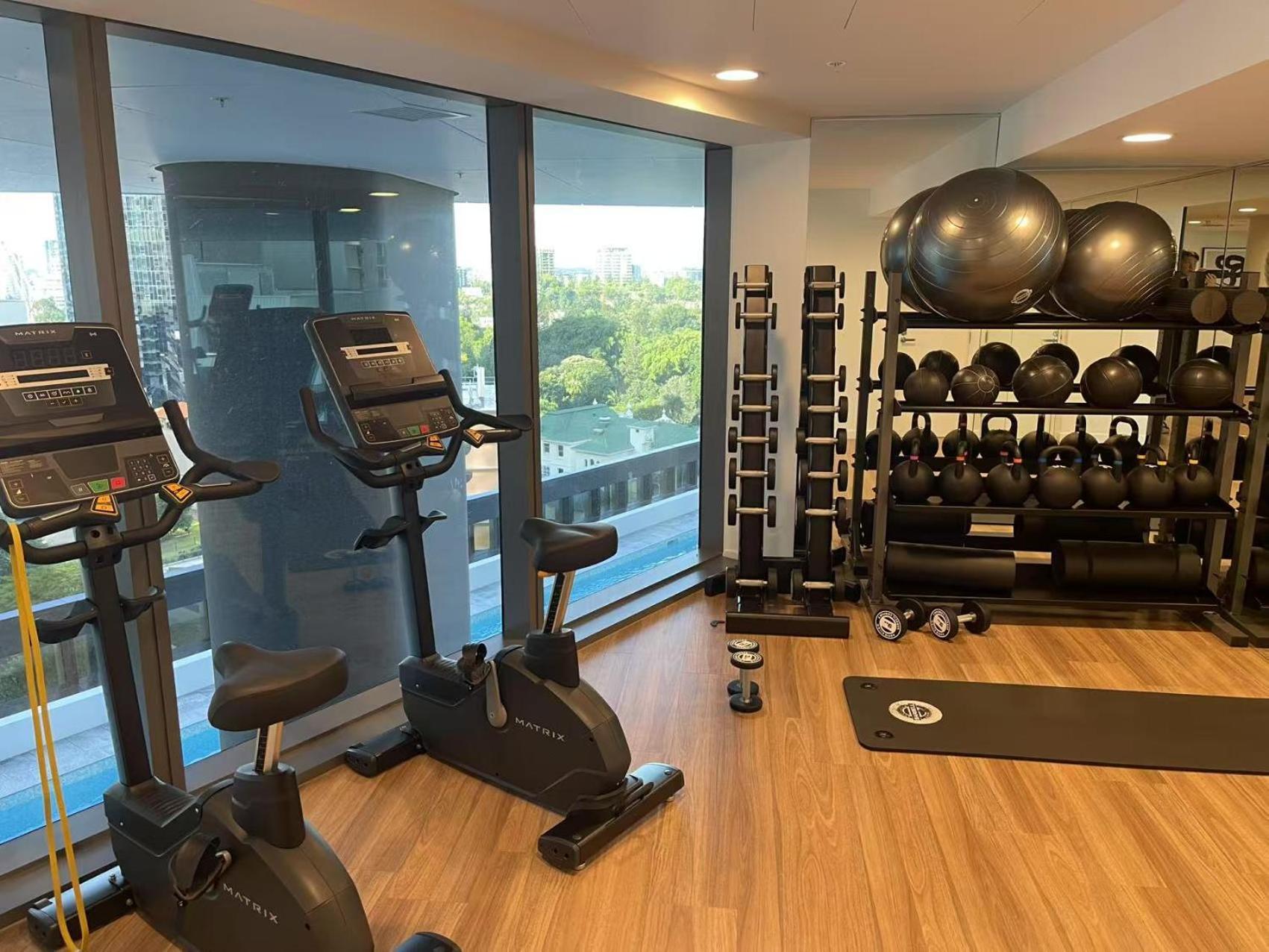 Luxury 50th Floor 2br At Queens Wharf With Parking Apartment