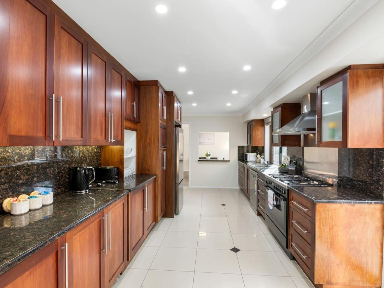 Sunnybank Hills Retreat 6 Beds Near Market Square Holiday home *