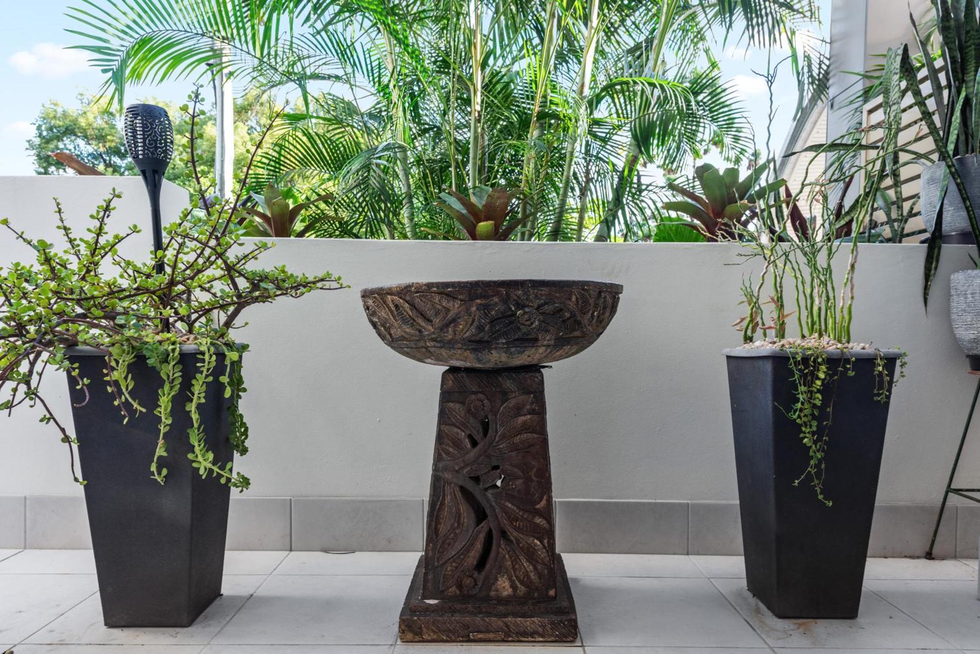 Spacious And With Huge Courtyard And Parking