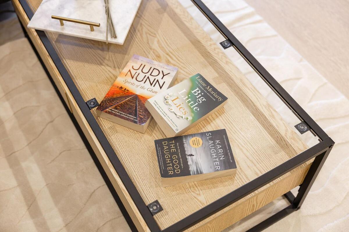 Stunning River View 2 br Casino Qw