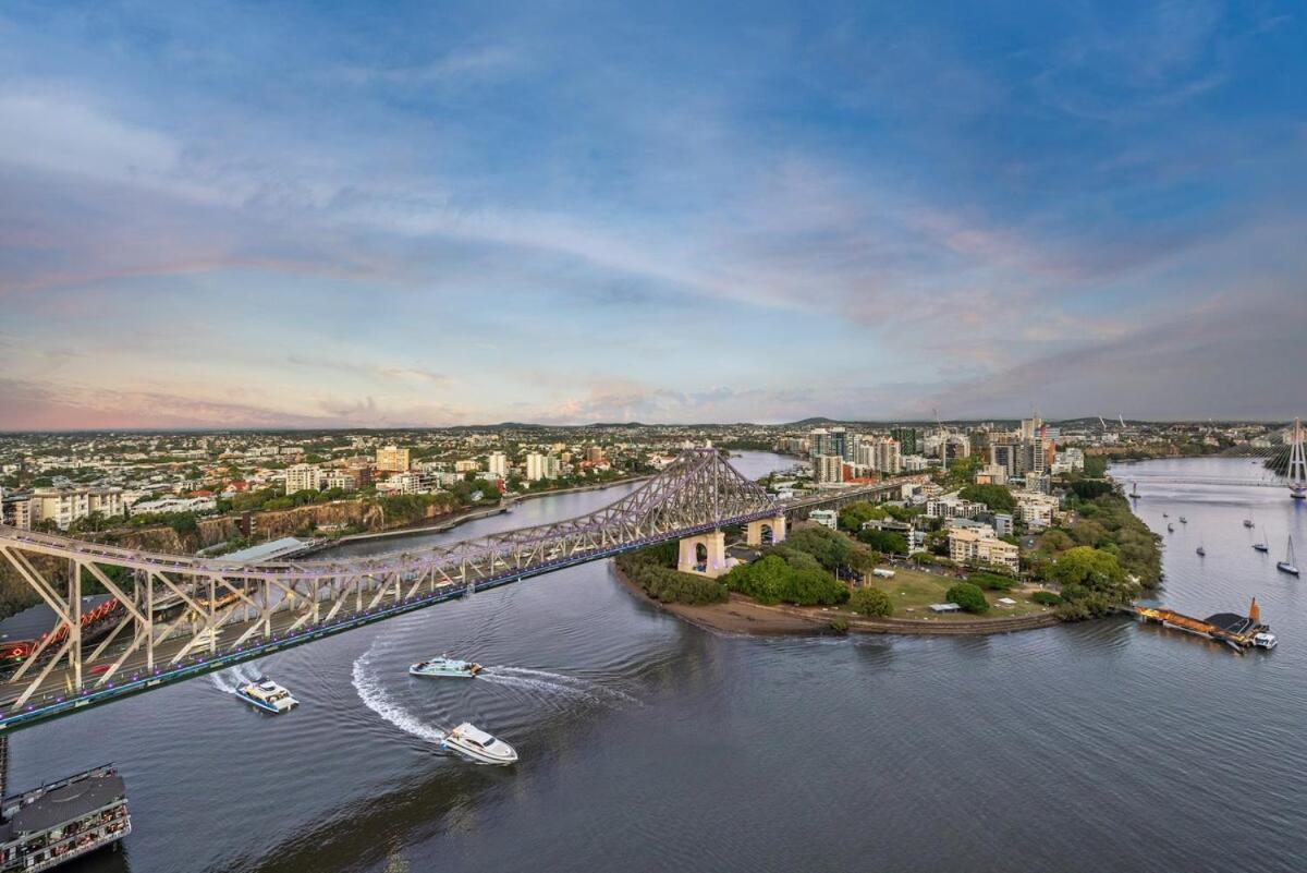 Skyline Stunner 3bed-2bath-1car-views - Cbd Apartment