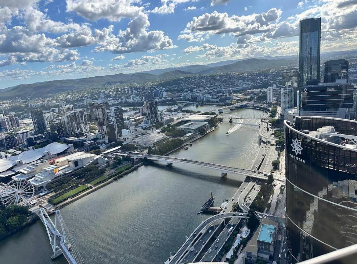 Luxury At Queens Wharf Tower Brisbane