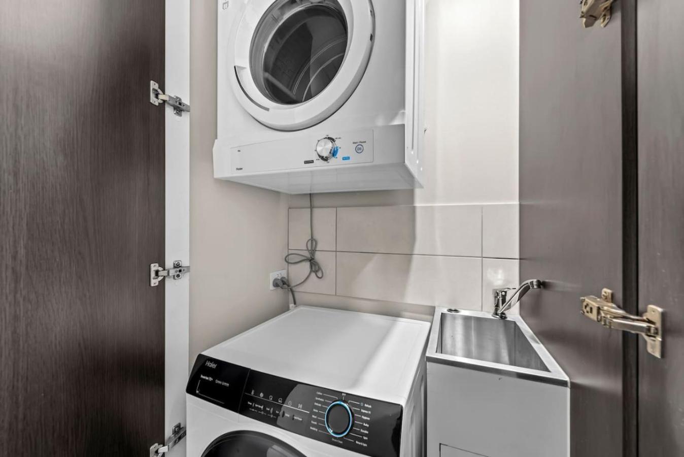 Apartment 1br With Stunning Views Heart Of *