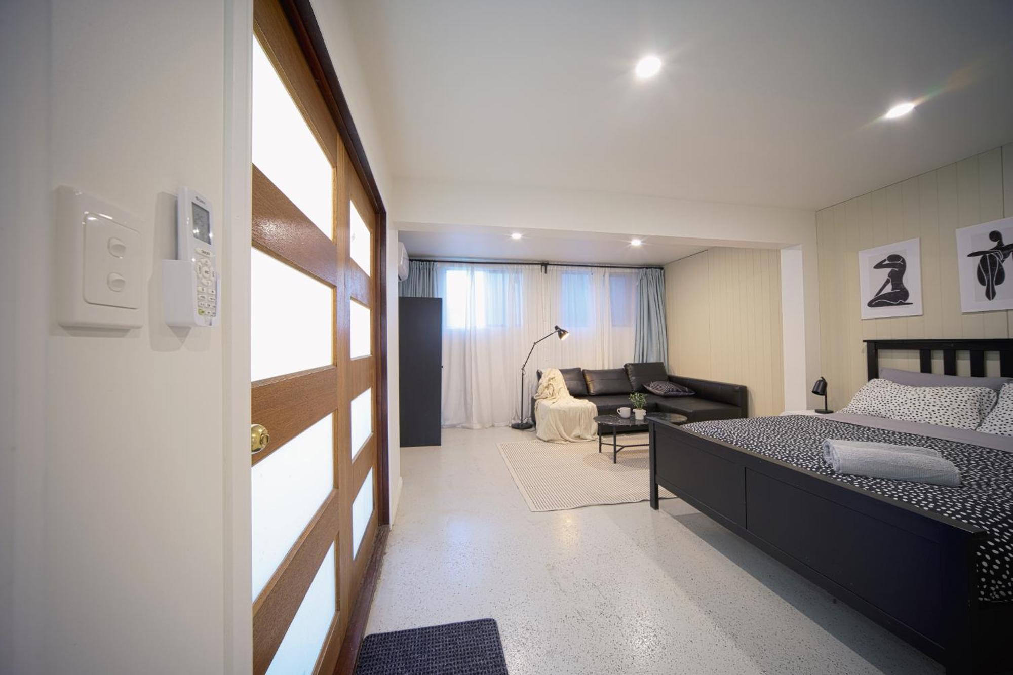 Holiday home Charming Retro Retreat With Cozy Nights And Sweet Treats Close To Pa