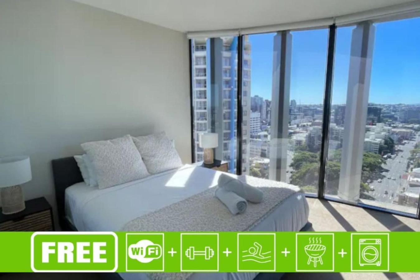 Elevated Cbd Living 2br With Skyline Views Apartment Brisbane