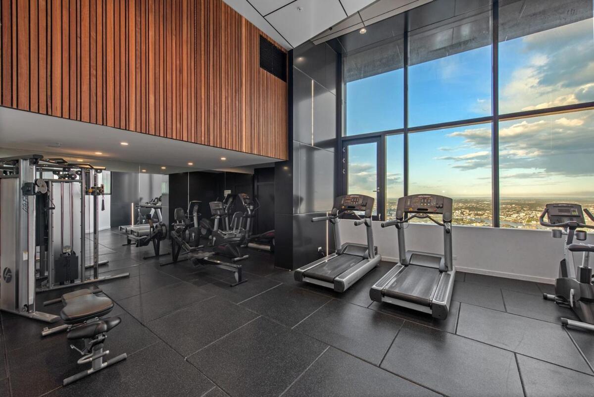 Skyrise Style - 1bed-1bath-1car-views - Cbd