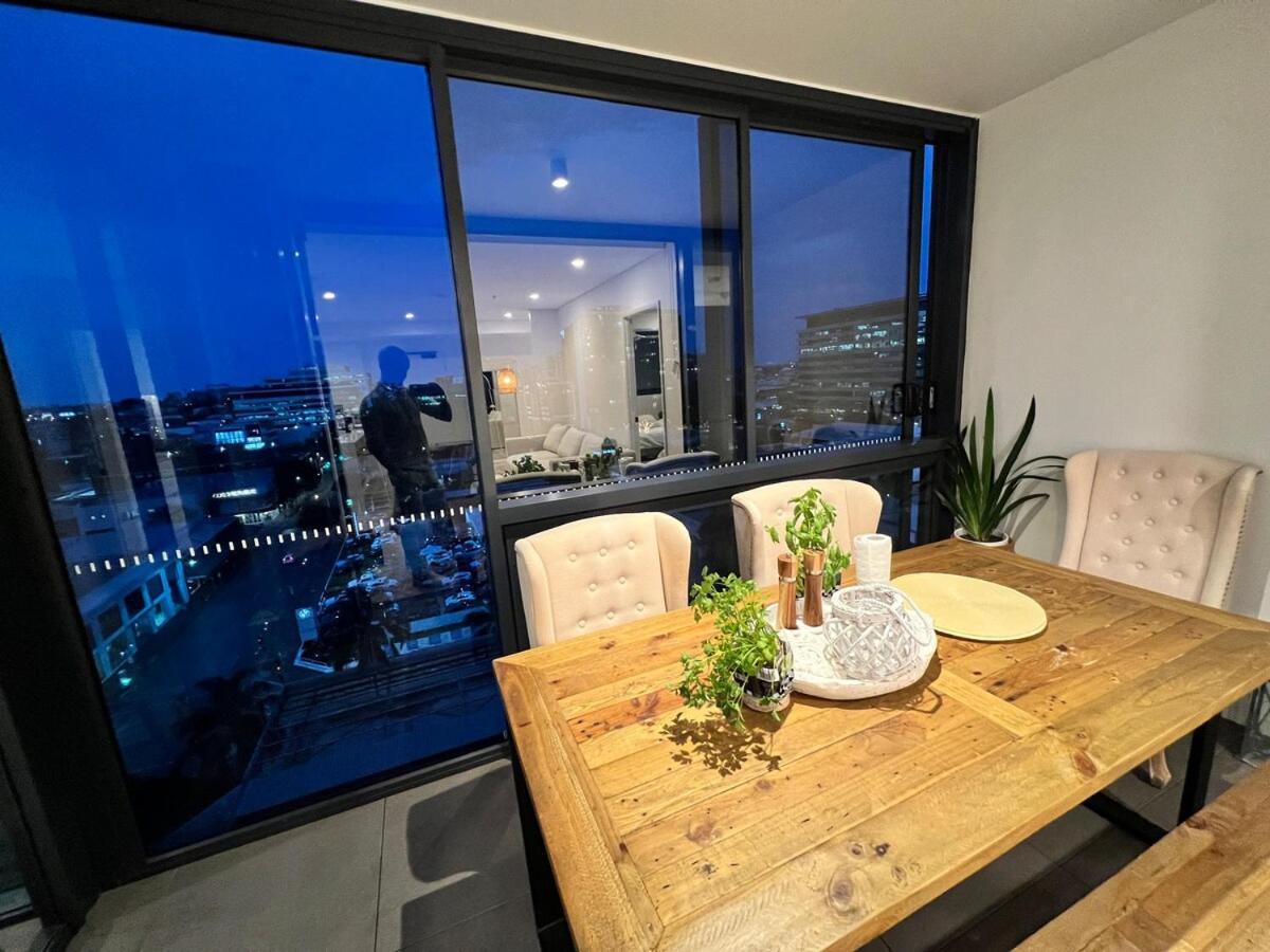 Cloud9 View Large Apartment,luxury Living & Epic Sunset * Brisbane