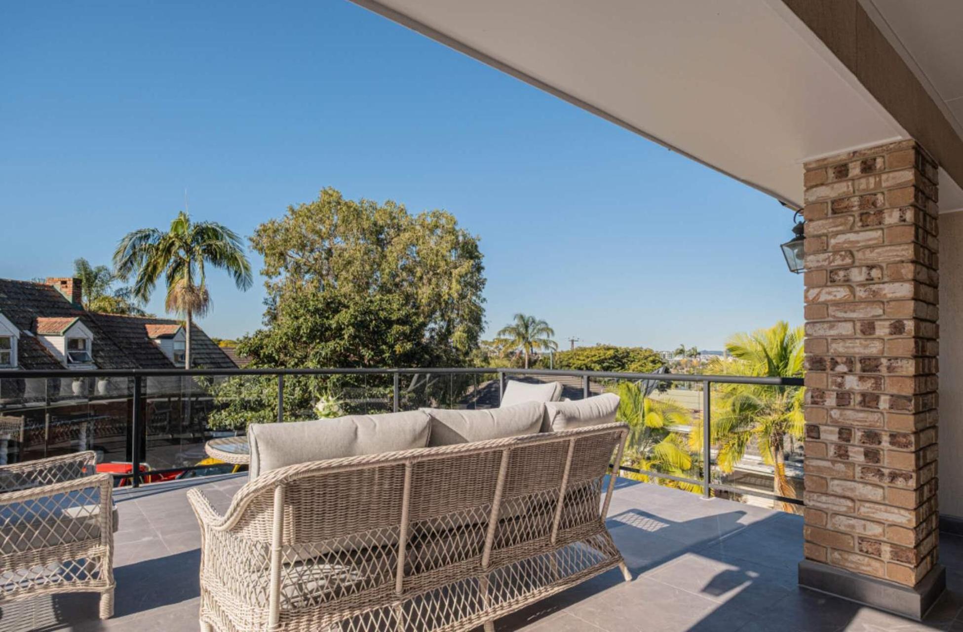 6bed Macgregor Holiday home Brisbane