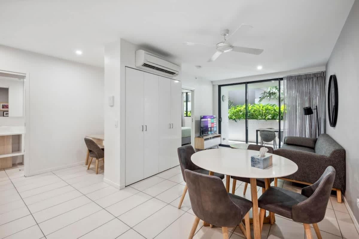 Holiday home 13h Friendly Pool Gym Location Abnb-style 1 Bedroom Brisbane