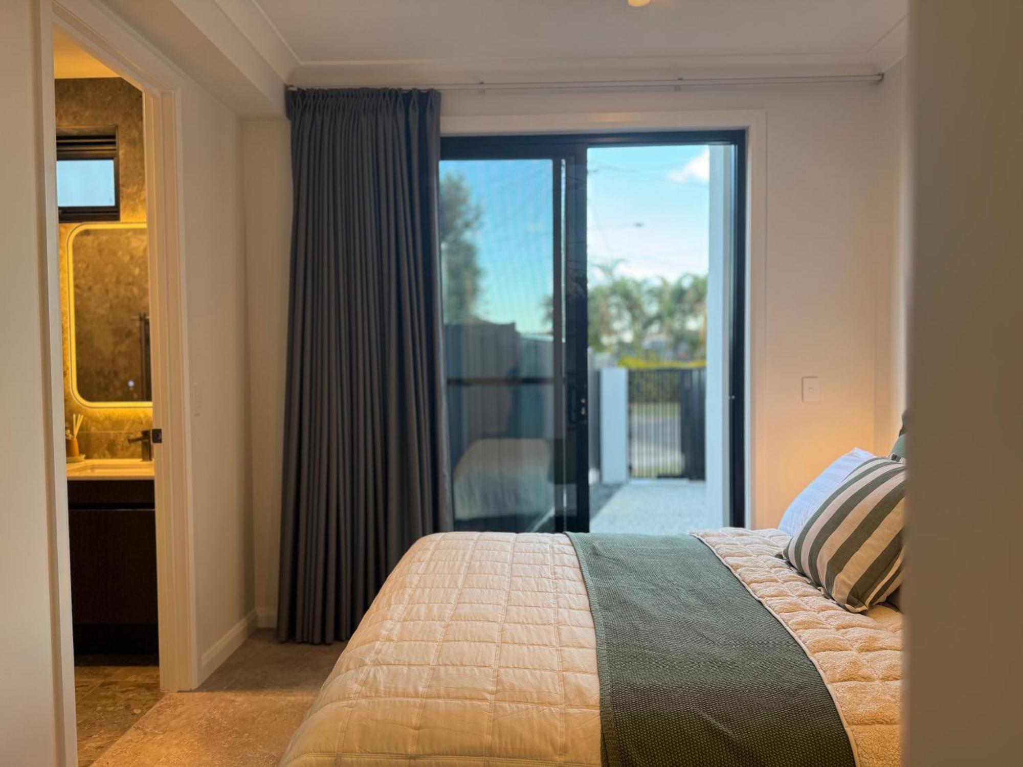 Luxe 2b2b Walk To Sunnybank Market Square Brisbane