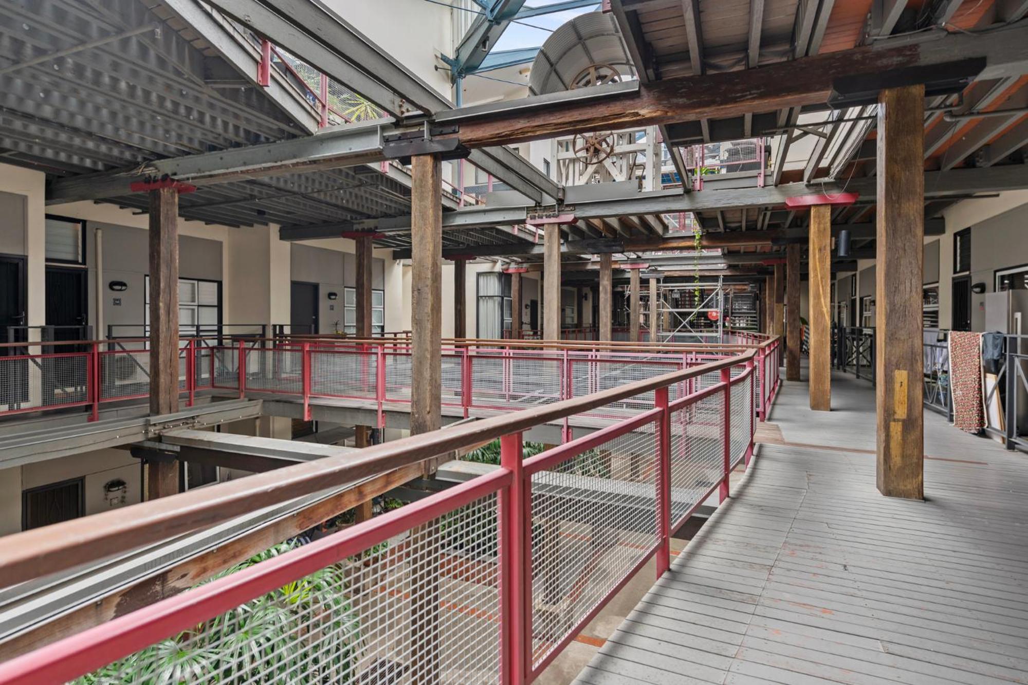 Woolstore Riverfront Teneriffe Apartment *