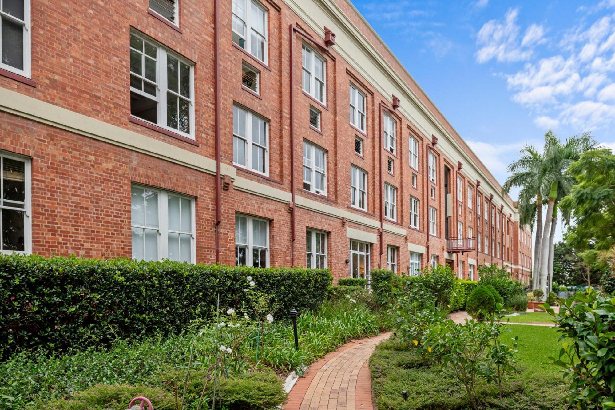 Woolstore Riverfront Teneriffe * Brisbane