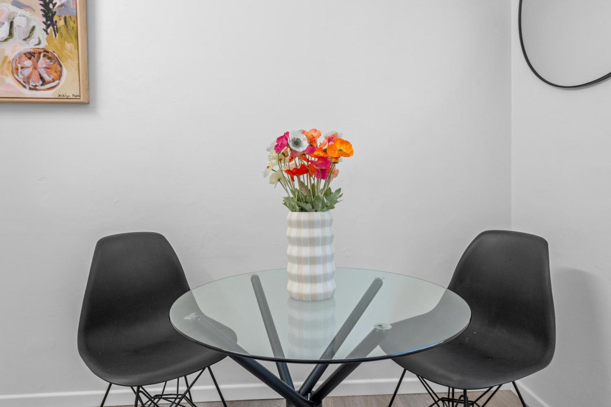 Stylish Centre - Short Walk To Hosp