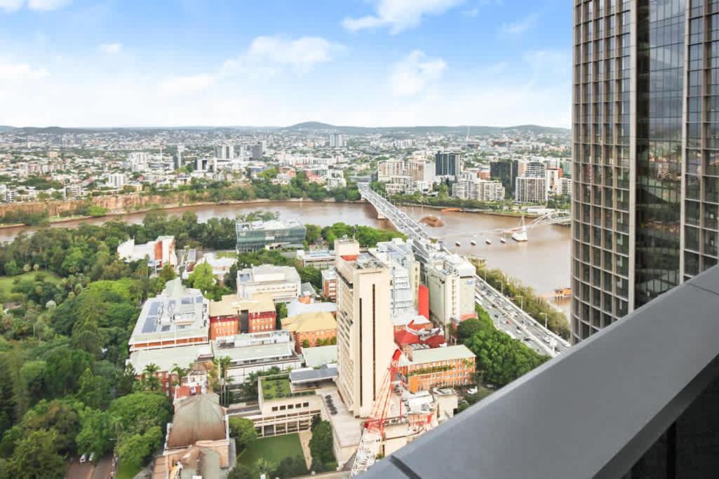 A Queens Wharf 3501 Apartment *