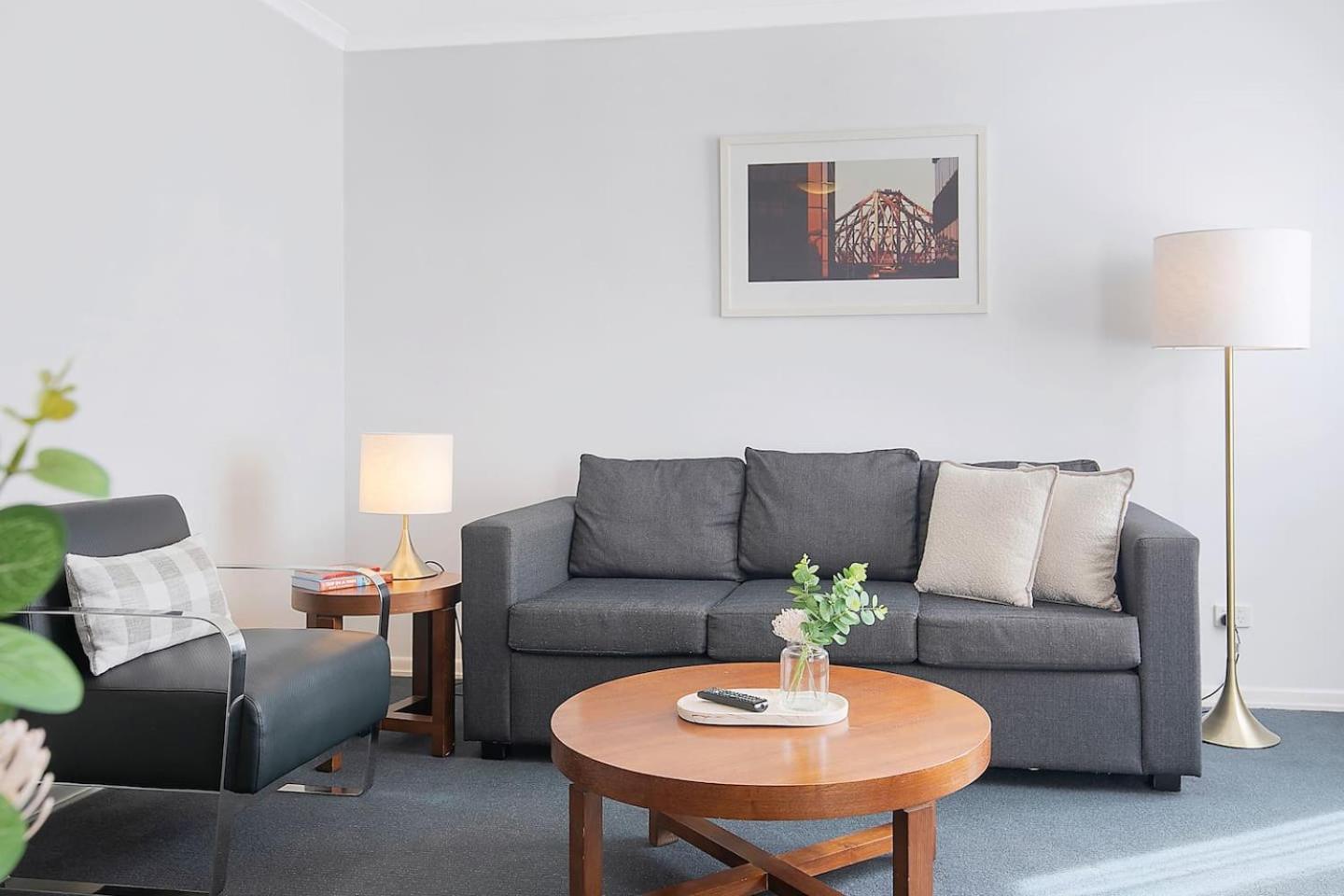 Apartment Charlotte's Poolside - Steps To Dining & Shops