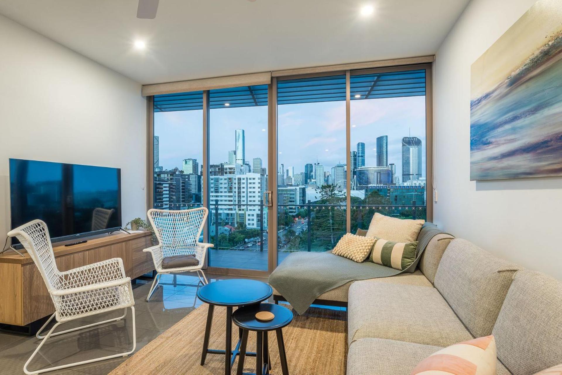 Russell St Retreat Stunning & Park Views