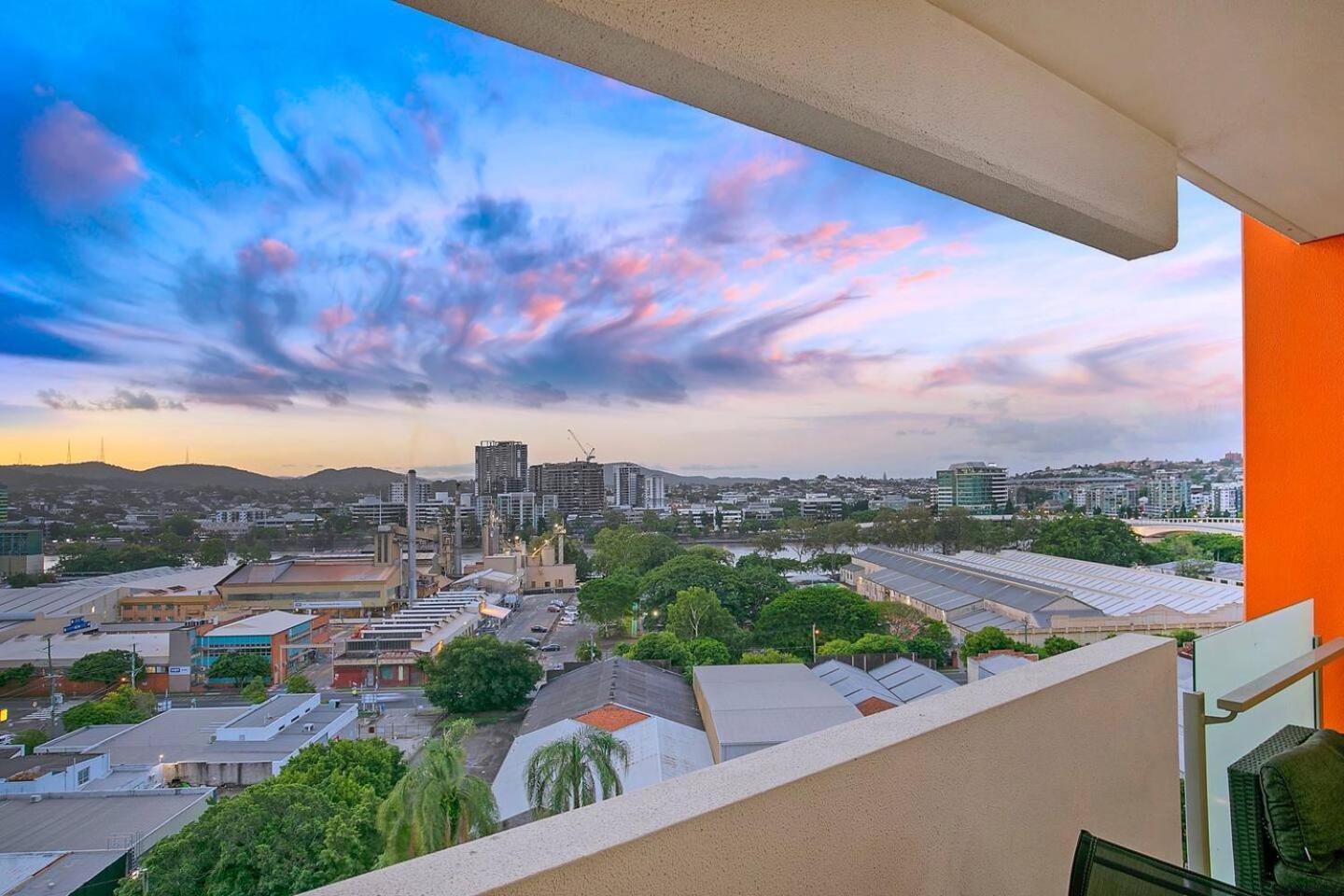 Boundless Horizons - Stylish Comfort & Views Apartment *