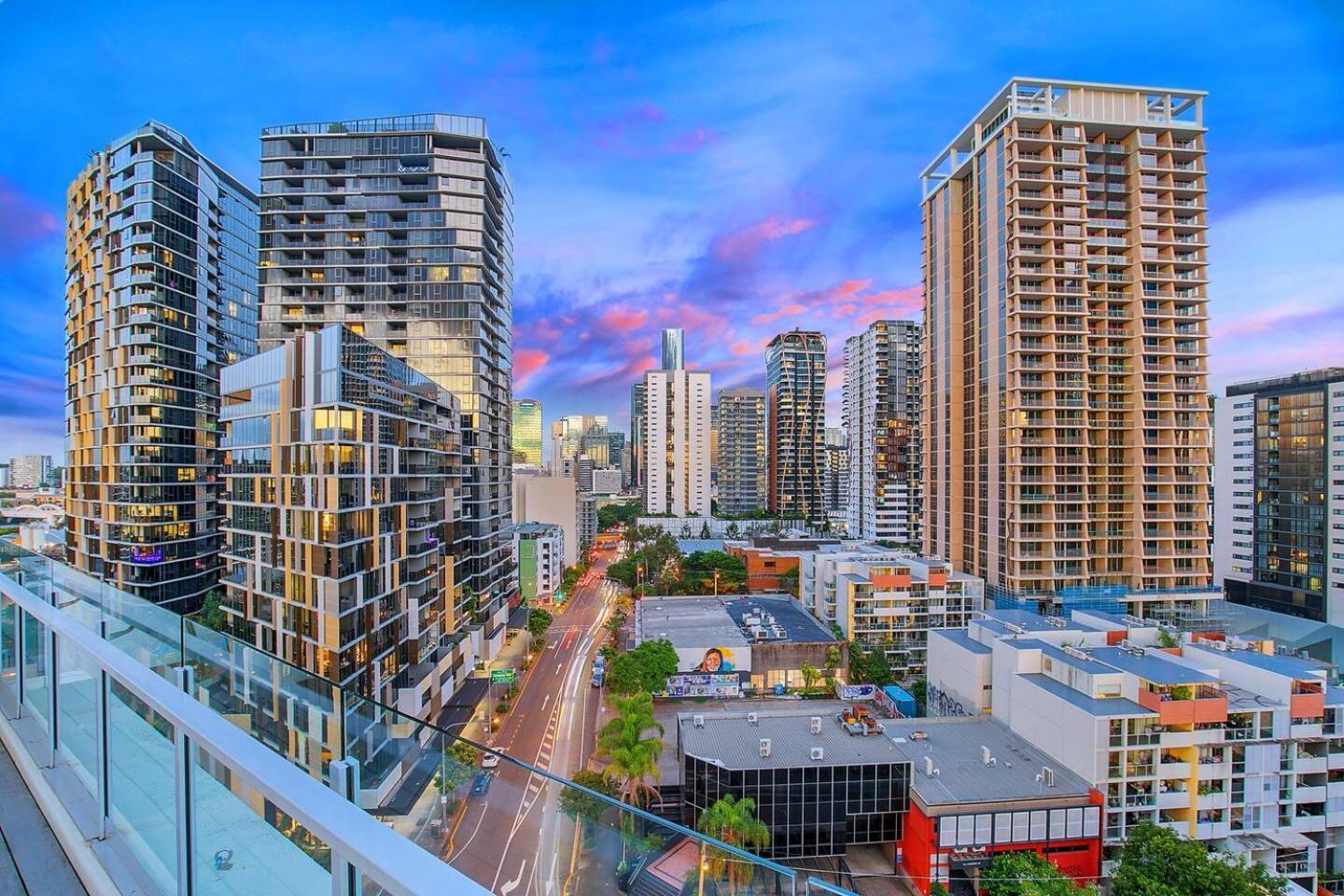 Boundless Horizons - Stylish Comfort & Views Apartment Brisbane