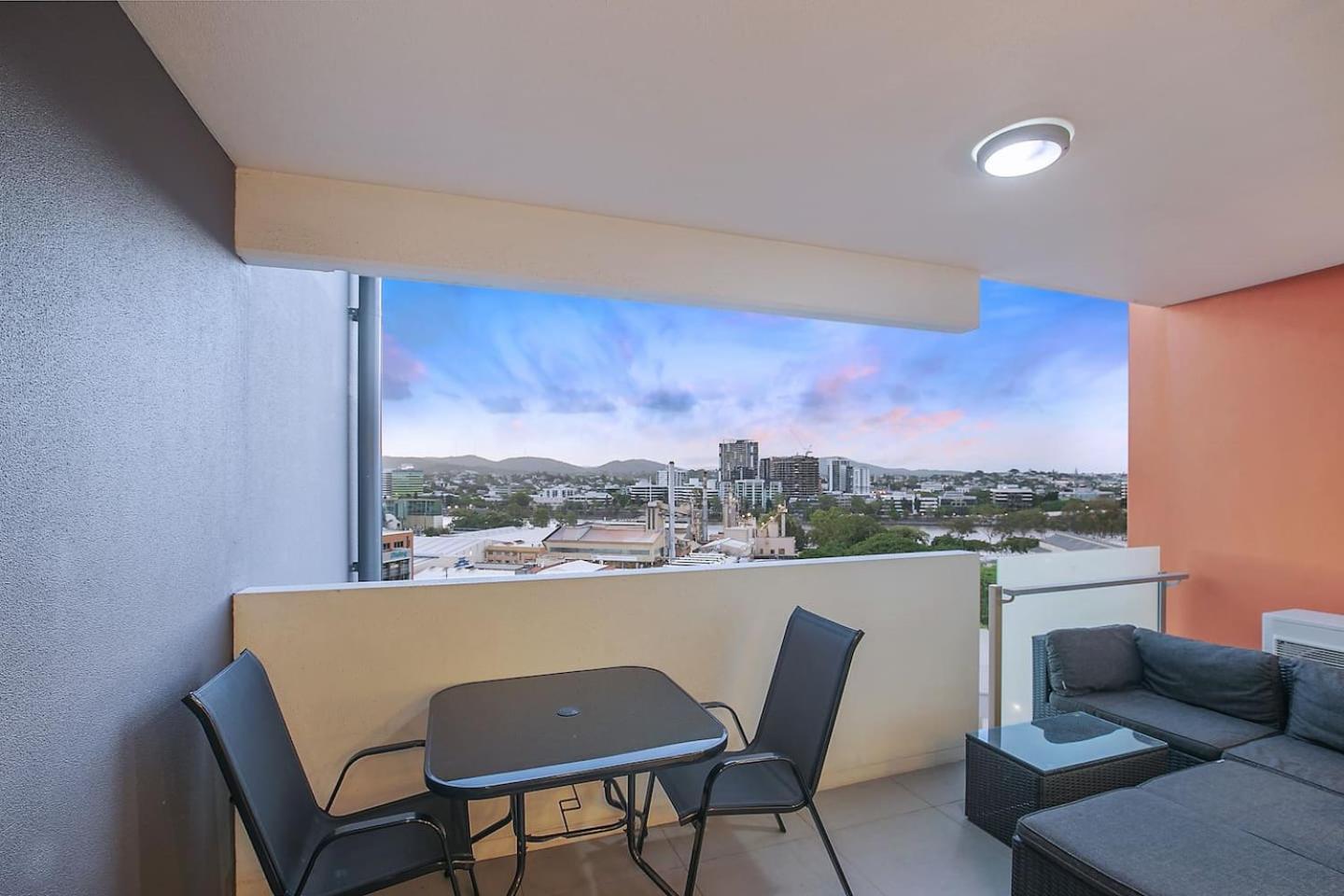 Boundless Horizons - Stylish Comfort & Views * Brisbane