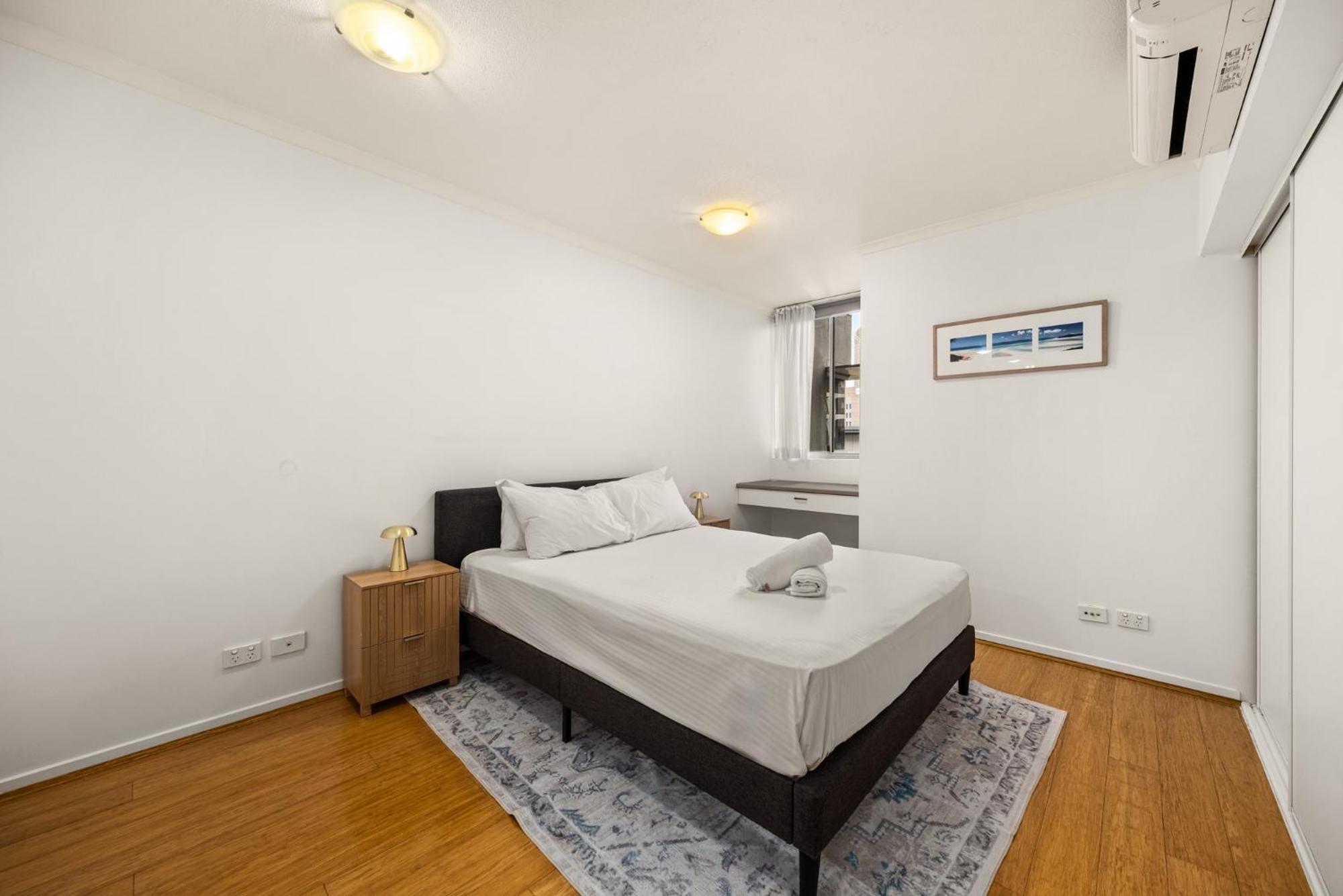 Modern 2-bed With Gym & Sauna Access Apartment