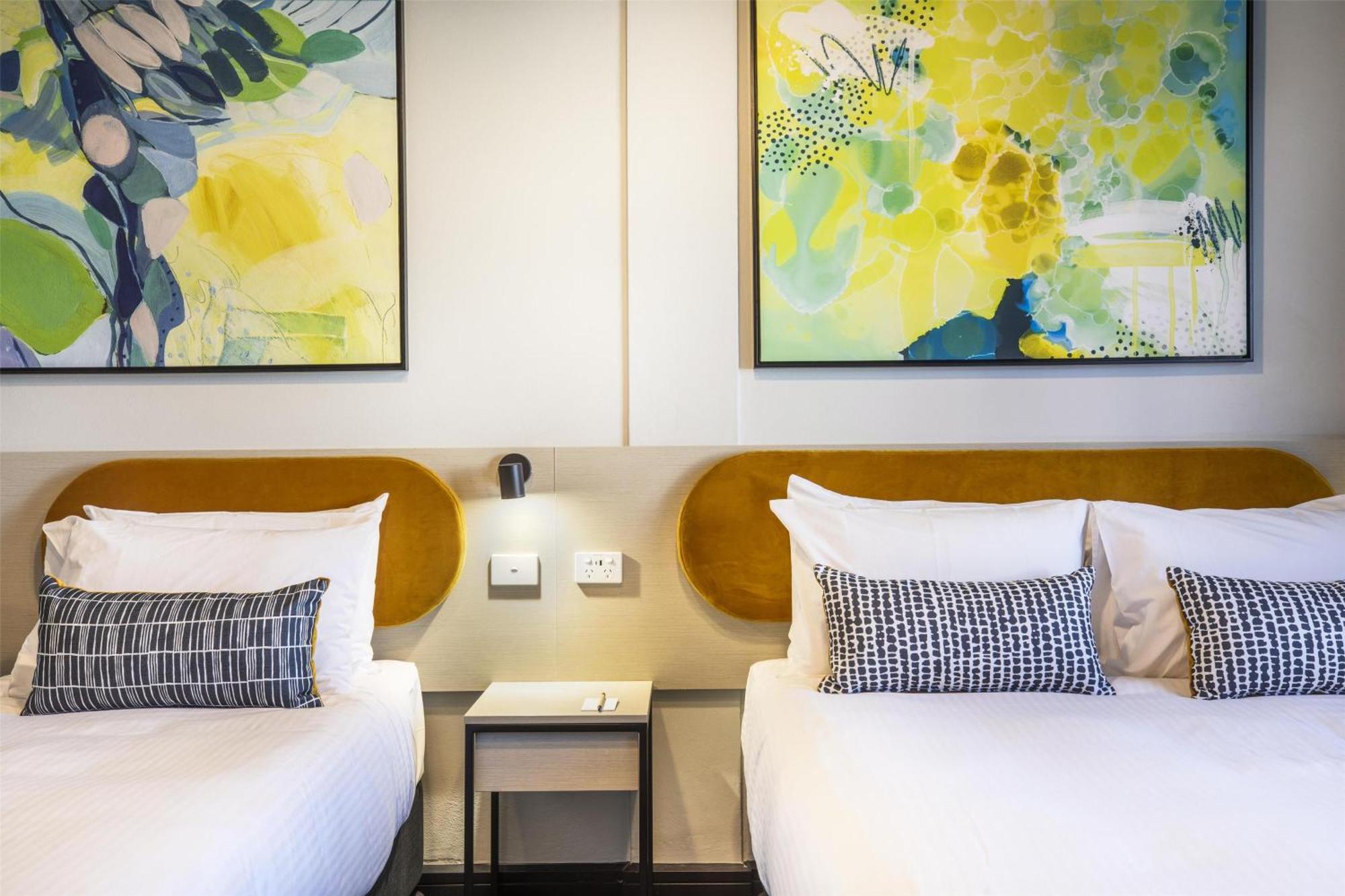 Nightcap At Of Wales 3*