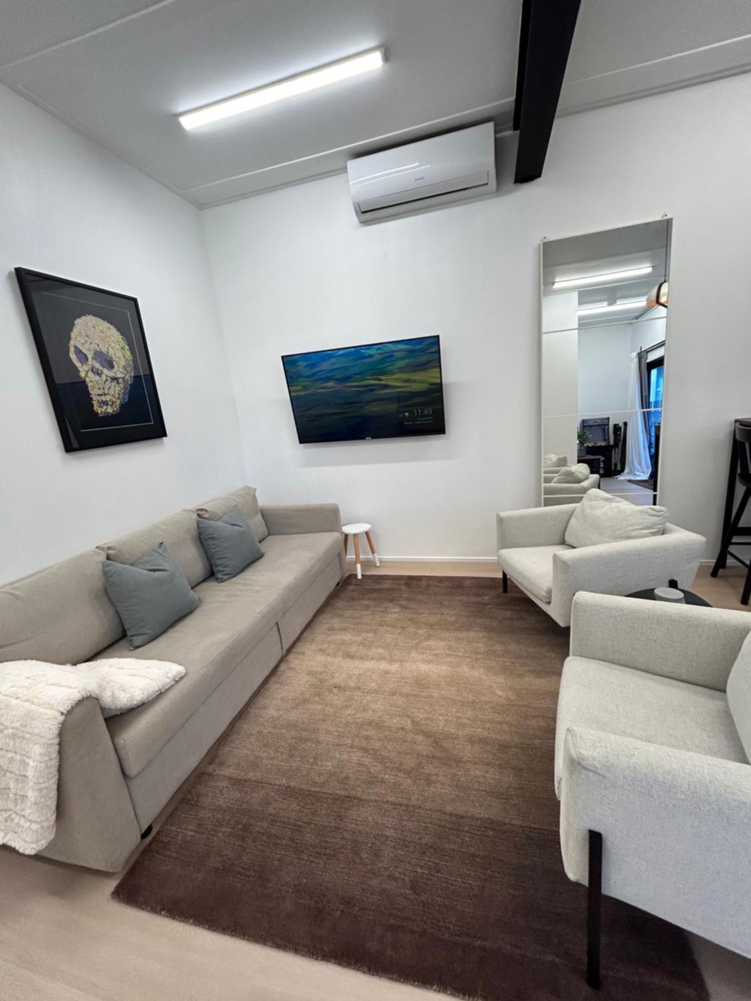 West Hub. Private Infrared Sauna Near & Much More! New Purpose Built Loft Style!