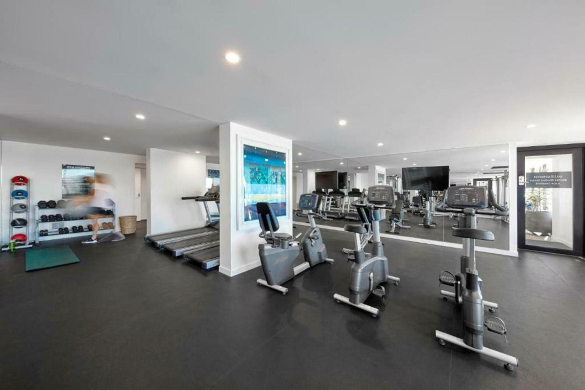 Spacious 2bed 2bath With Views Brisbane