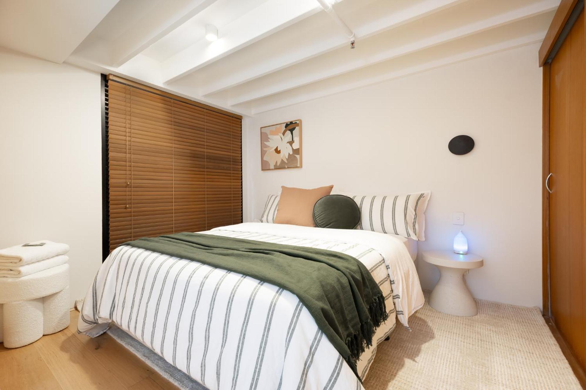 Riverside Loft 2bed,2bath Park Pool