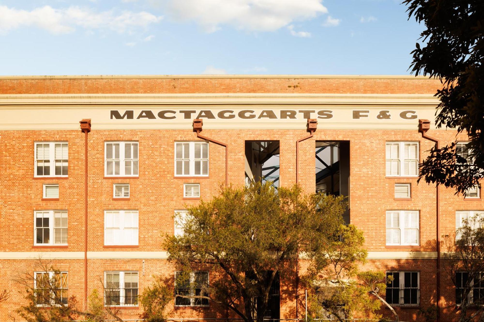 Apartment Riverside Loft 2bed,2bath Park Pool