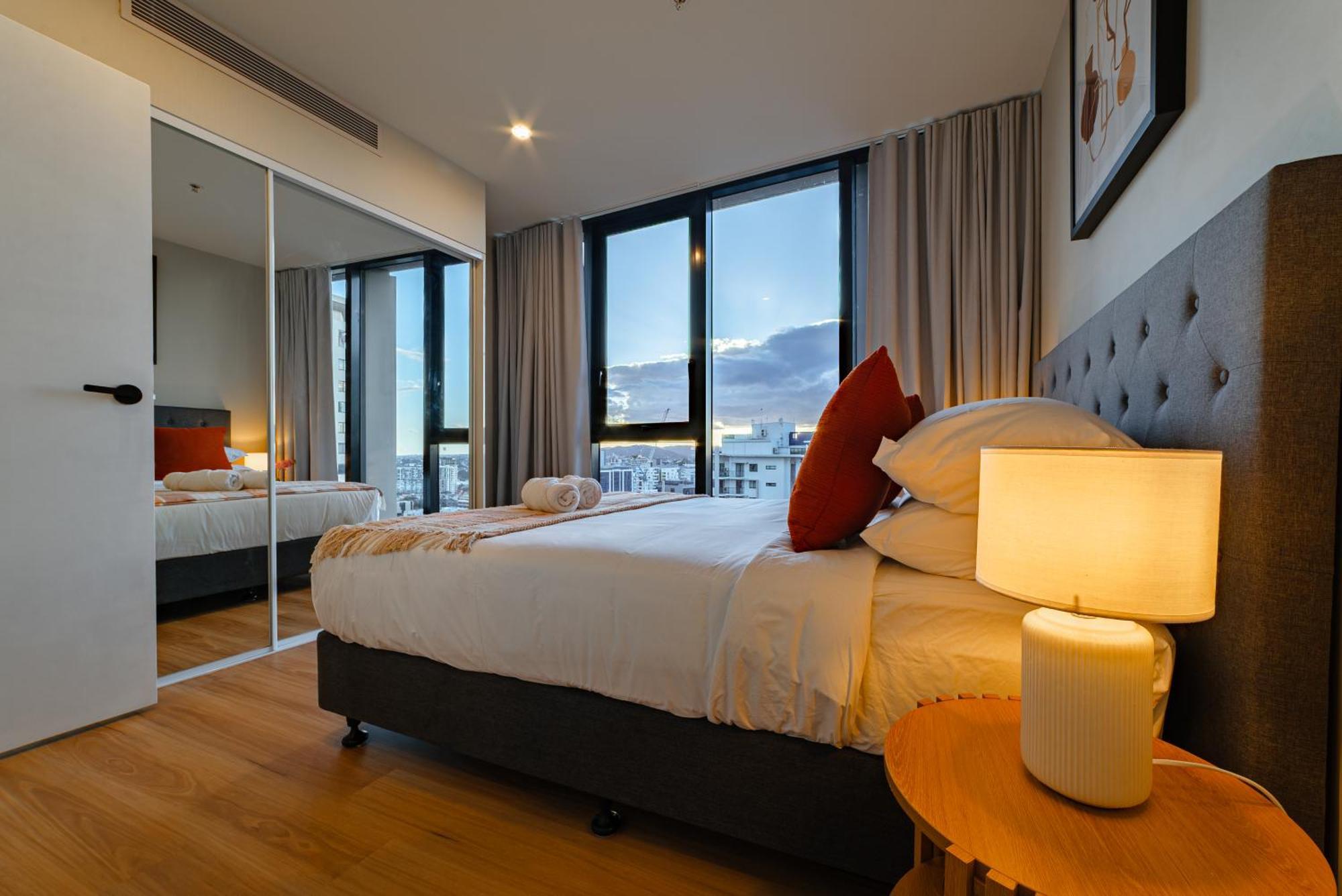 Lux 24th Floor 2br 2bath, Infinity Pool, Gym, Wifi Apartment *