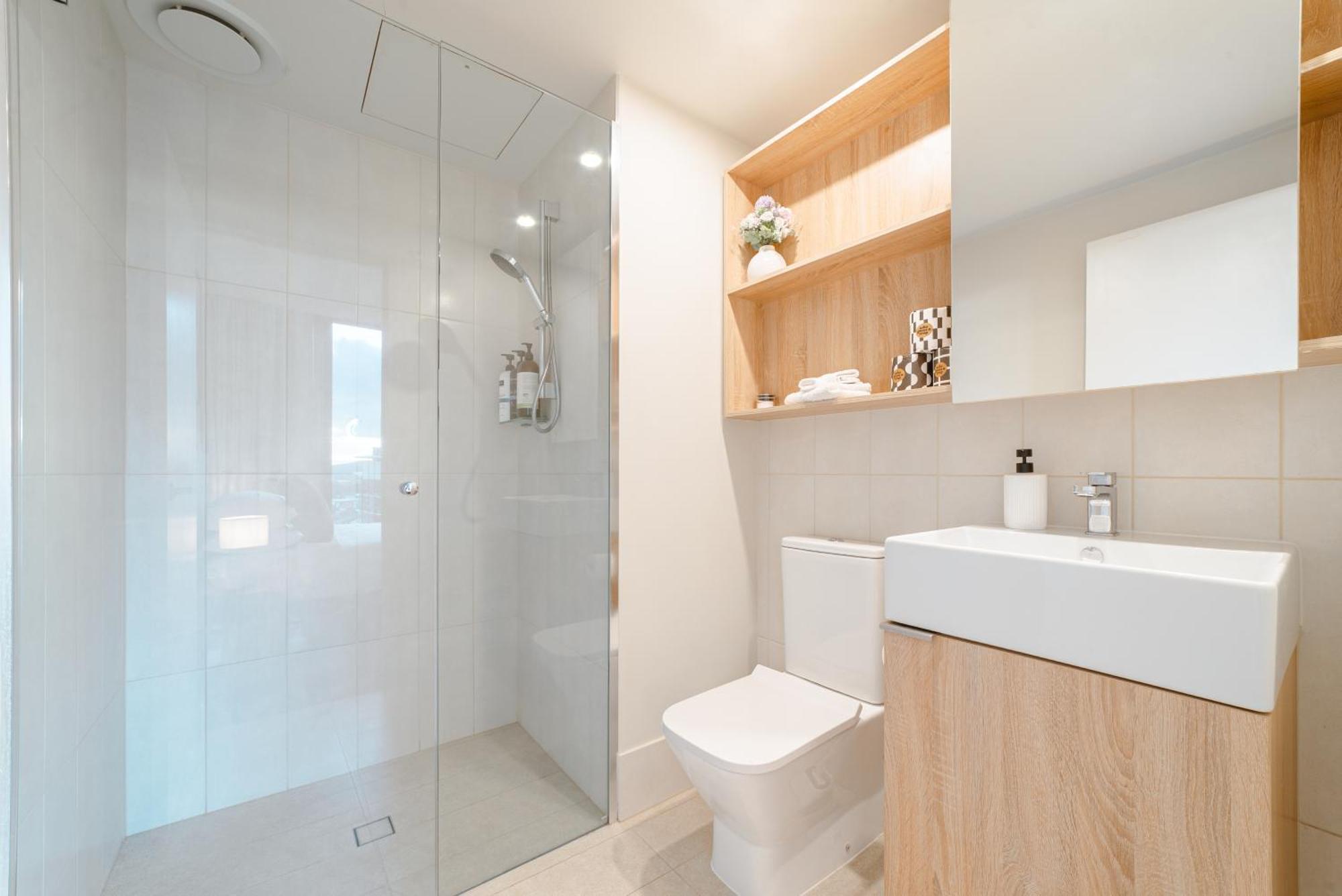 Lux 24th Floor 2br 2bath, Infinity Pool, Gym, Wifi Apartment *