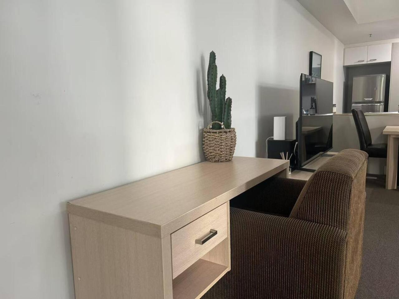 Affordable Cbd 2beds And Ducted Ac Walk To Everything Apartment Brisbane