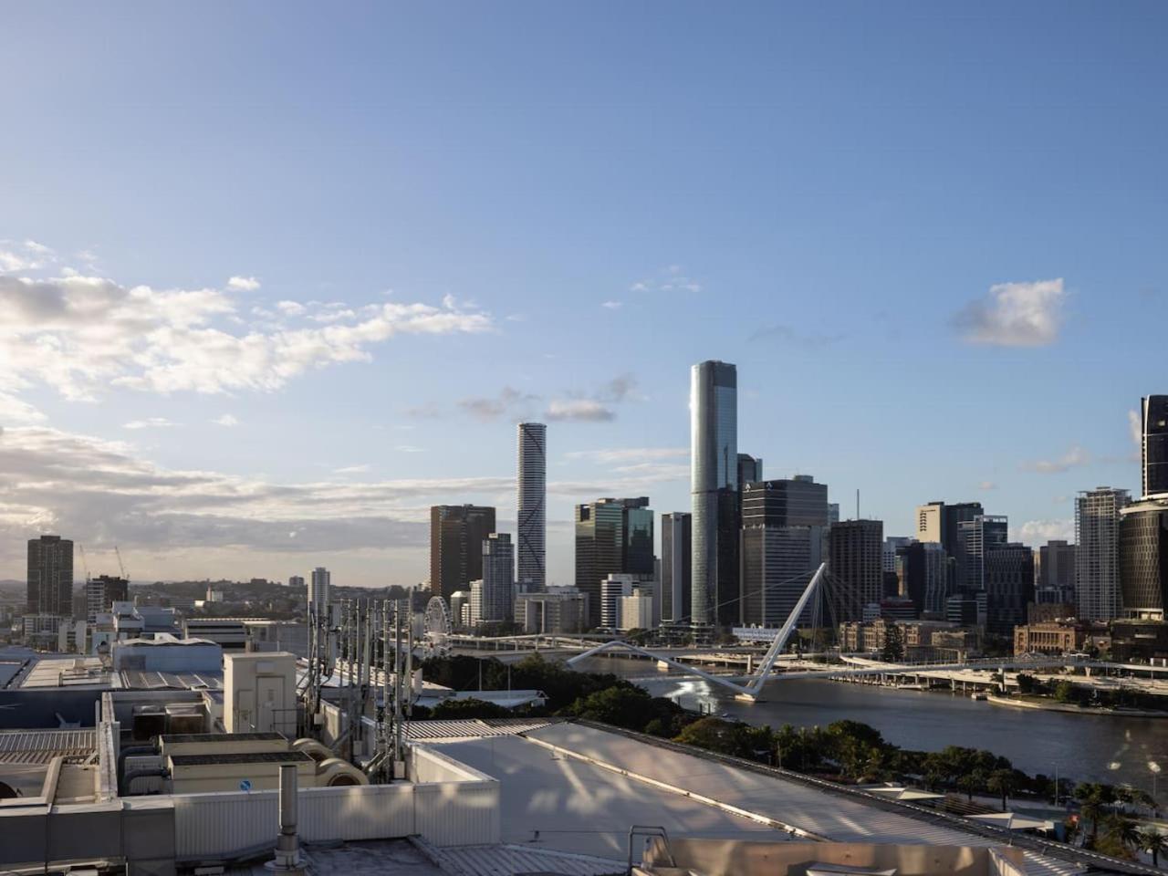 Apartment Stylish 2br Unit With Pool And Gym In South Brisbane