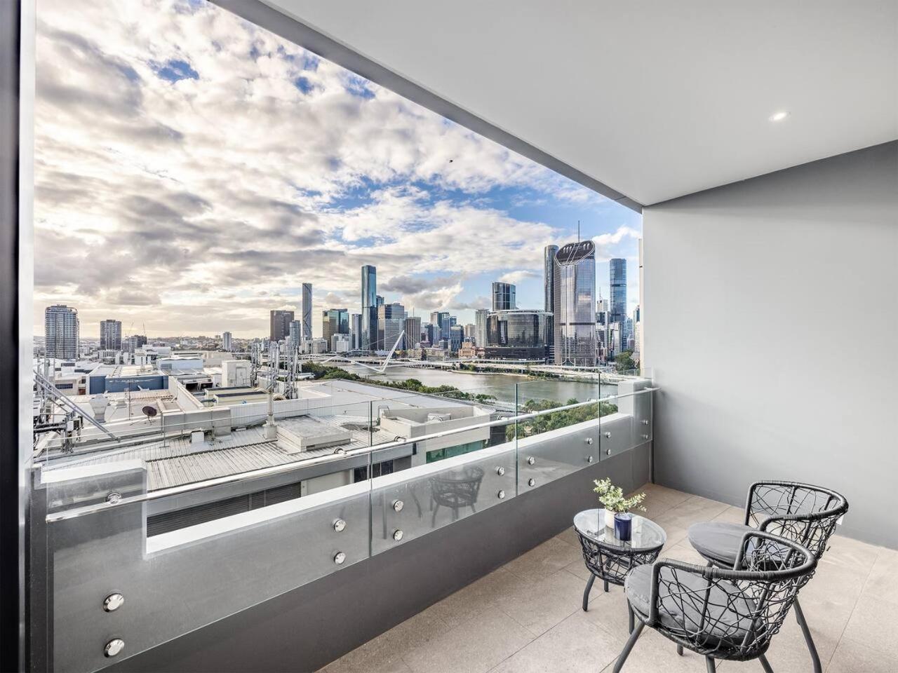 Stylish 2br Unit With Pool And Gym In South * Brisbane