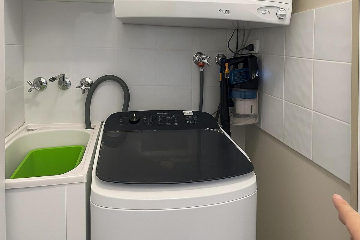 Apartment 140sqm Modern Teneriffe 2 Bedroom & Balcony Brisbane