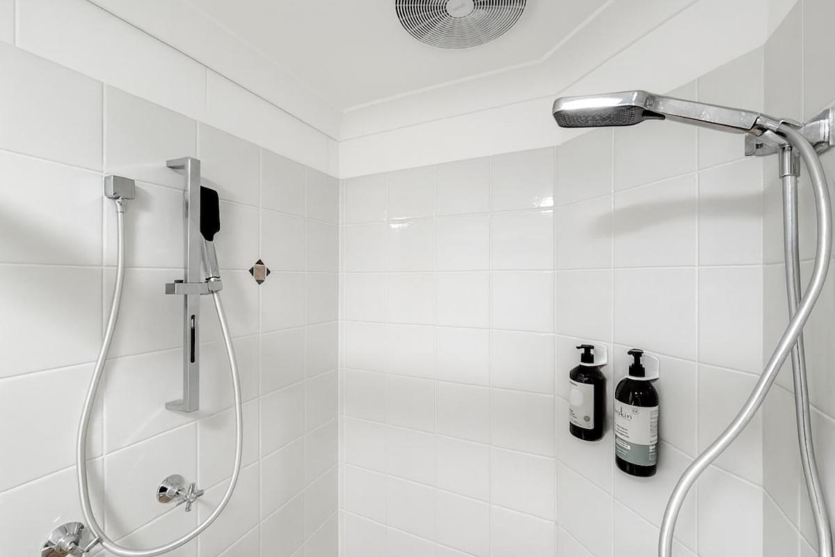 140sqm Modern Teneriffe 2 Bedroom & Balcony Brisbane