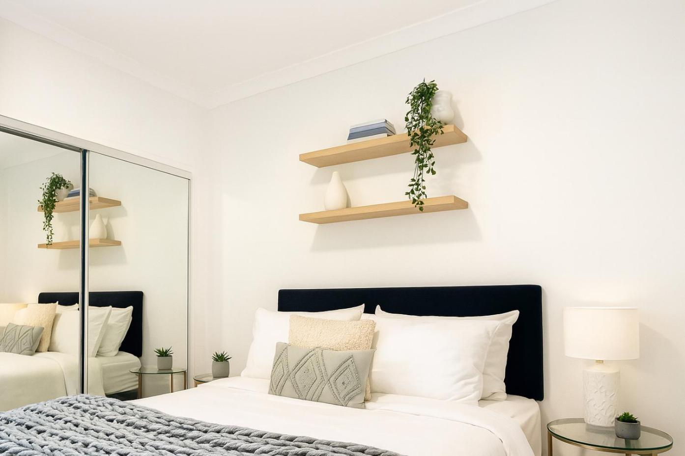 Apartment 140sqm Modern Teneriffe 2 Bedroom & Balcony Brisbane