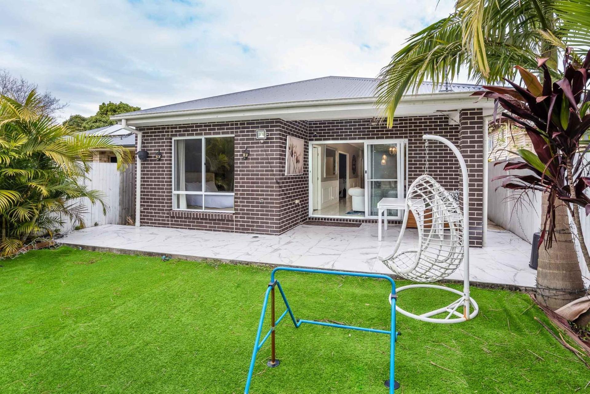 Holiday home The Airport Stop Spacious House & Sky Base