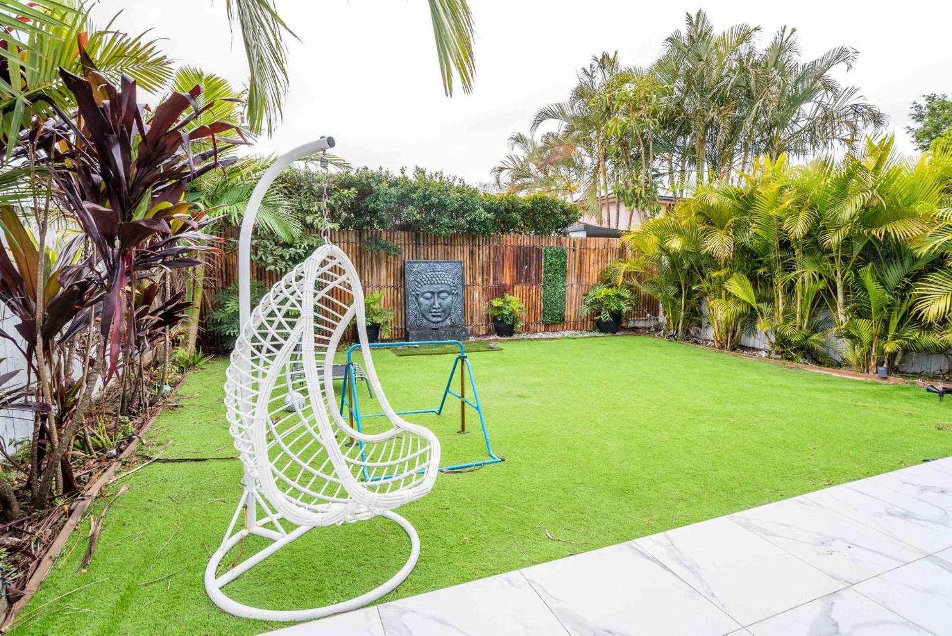 The Airport Stop Spacious House & Sky Base Holiday home Brisbane