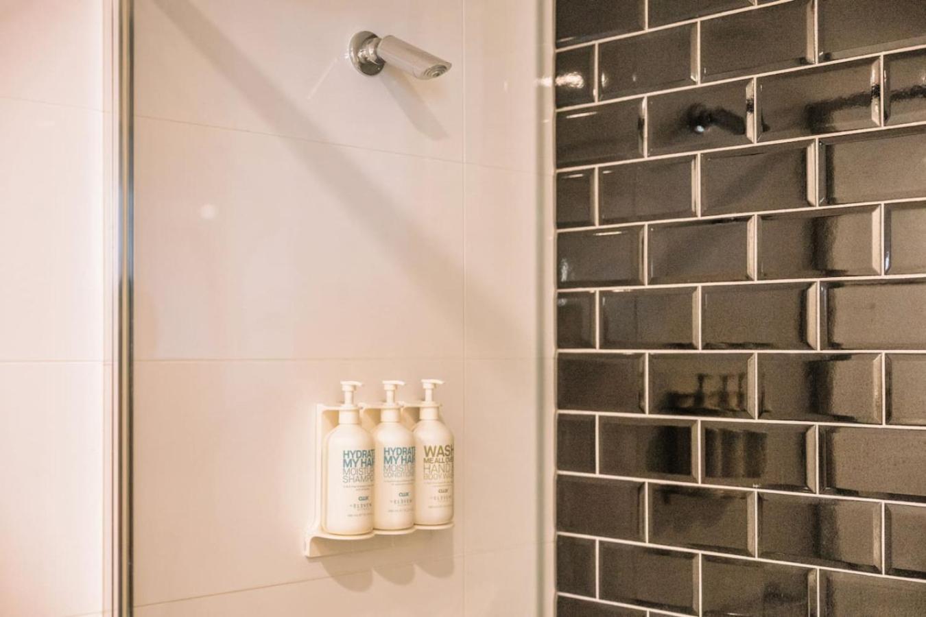 Tranquil 2br Between Art And Sky Brisbane