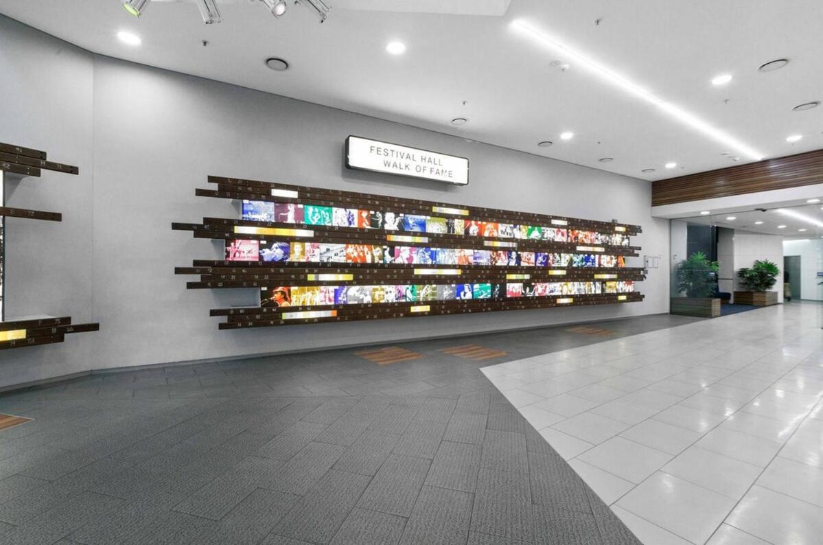 Hot In The 2bed-2bath-2car-study-pool-views *