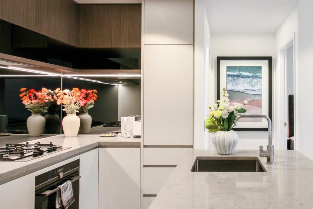 Apartment A Queens Wharf 3501 *