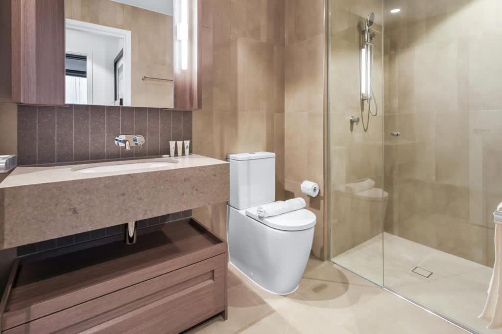 A Queens Wharf 3501 Apartment *