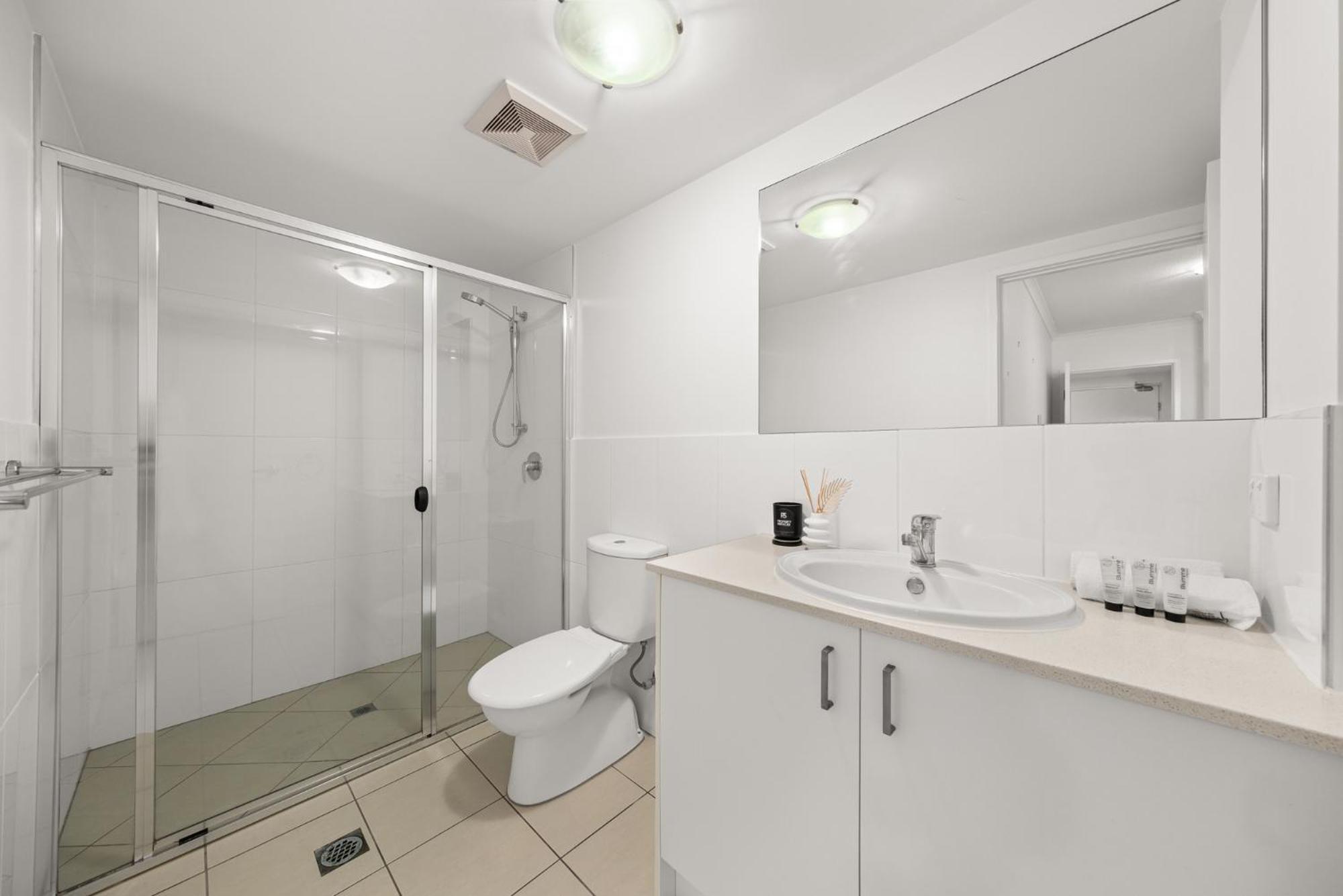 Modern 2-bed With Gym & Sauna Access Brisbane