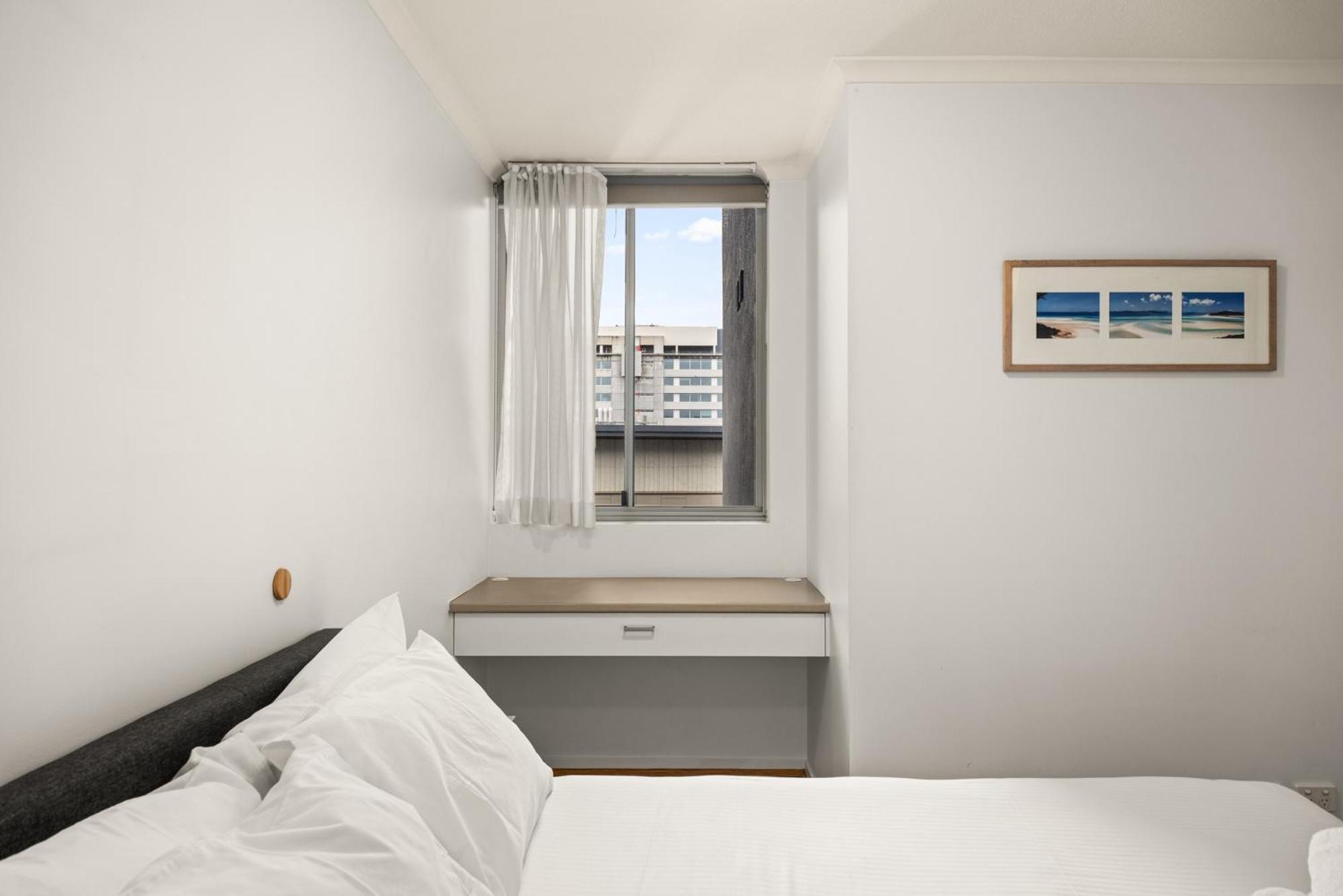 Modern 2-bed With Gym & Sauna Access Apartment