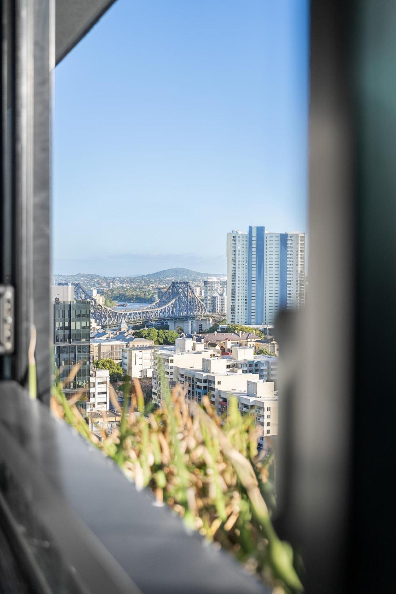 Apartment Escape With Balcony & Resort-style Amenities *