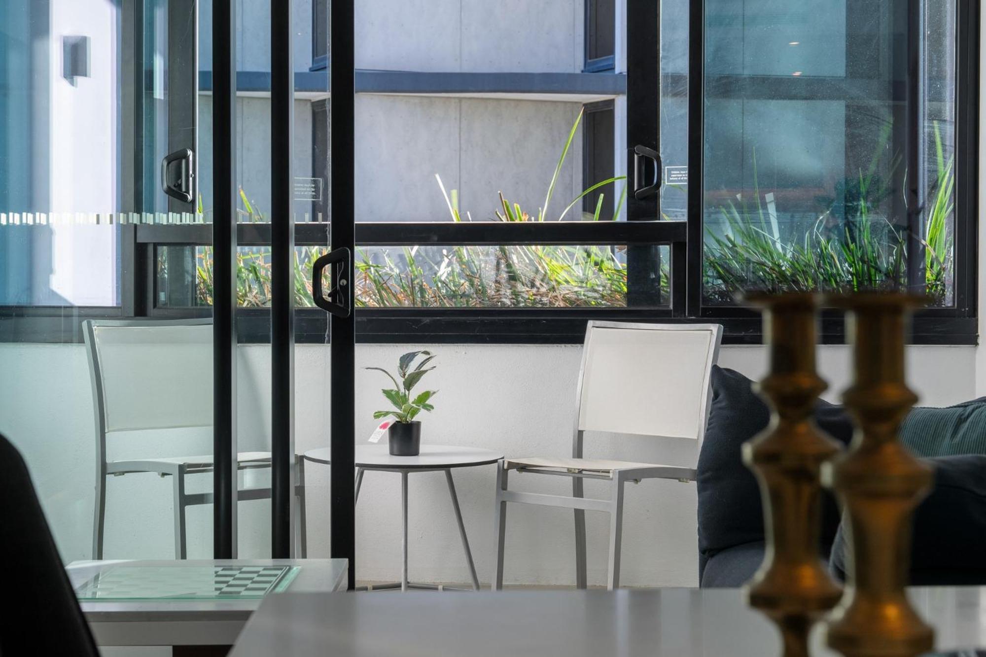 Apartment Escape With Balcony & Resort-style Amenities *