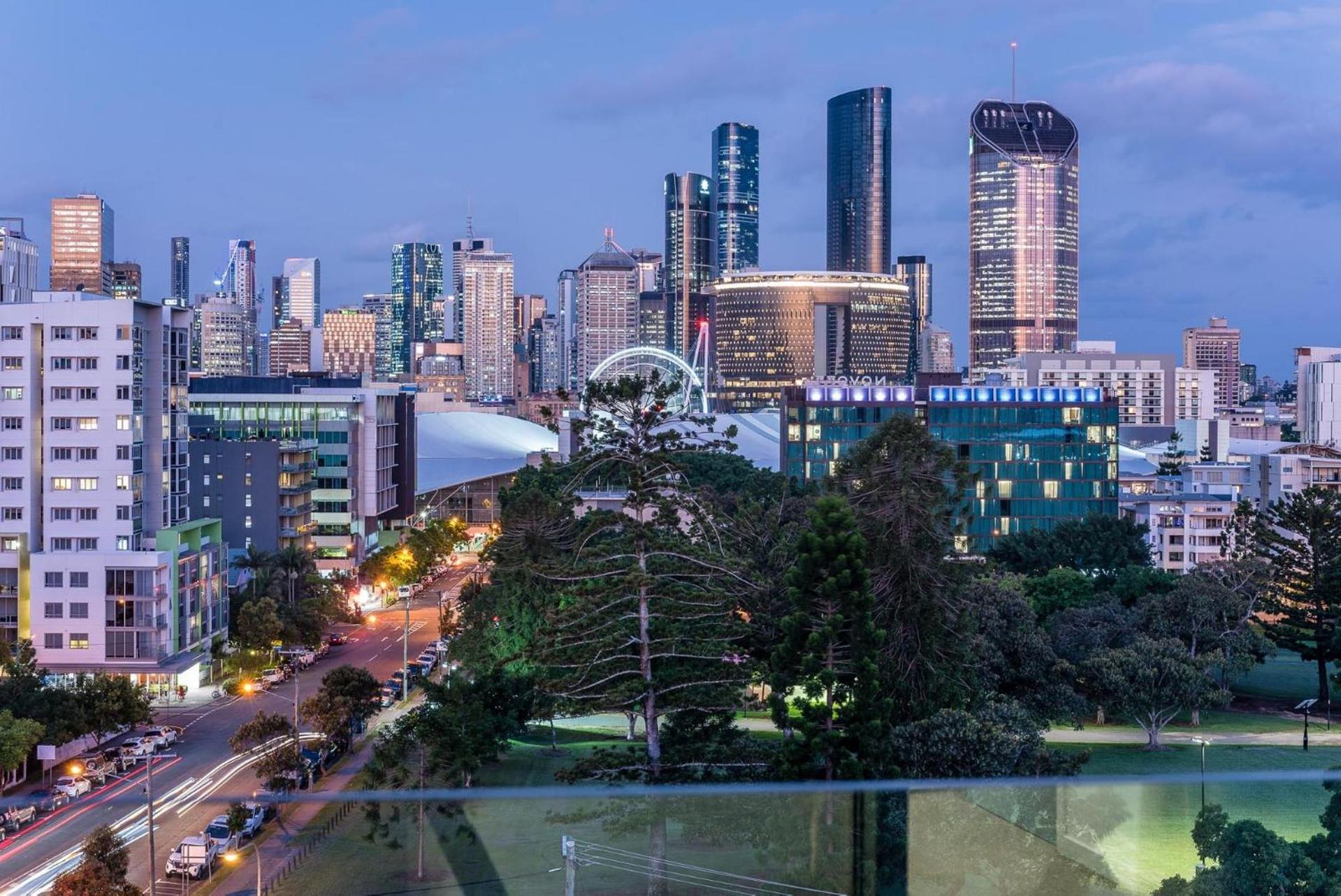 Russell St Retreat Stunning & Park Views