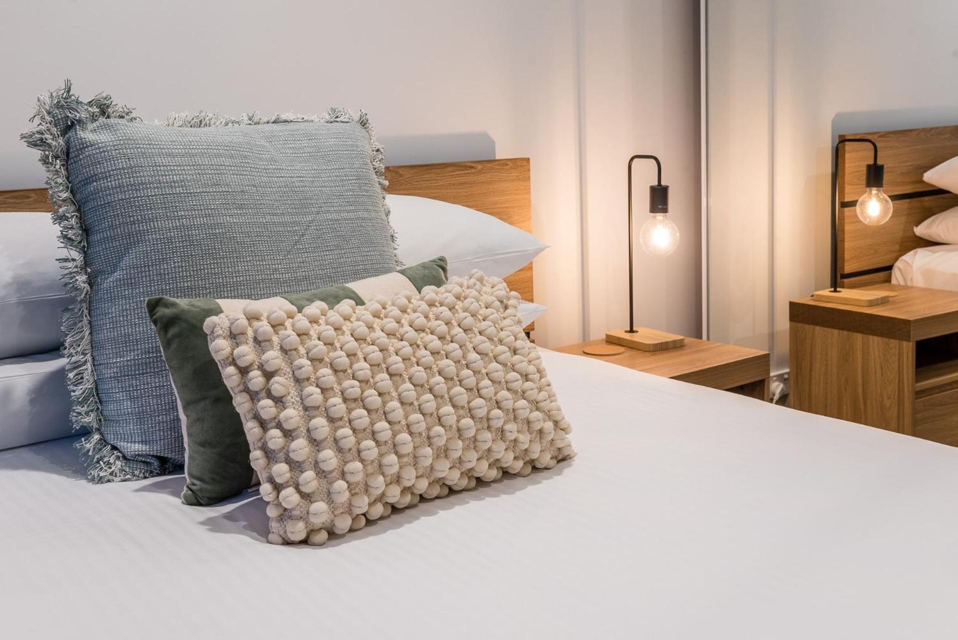 Russell St Retreat Stunning & Park Views *